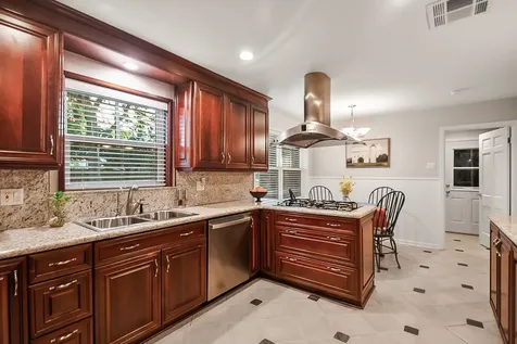 2503 Baycrest Drive Houston TX 77058