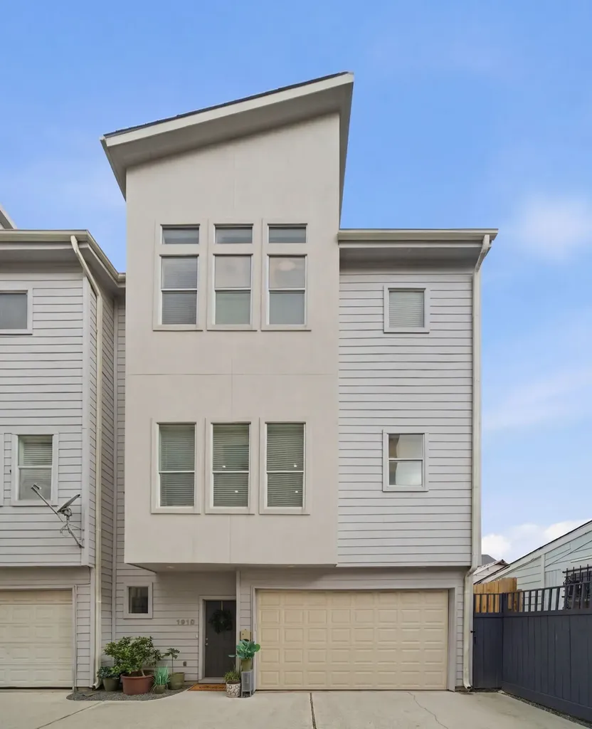 1910 Fletcher Street Houston TX 77009