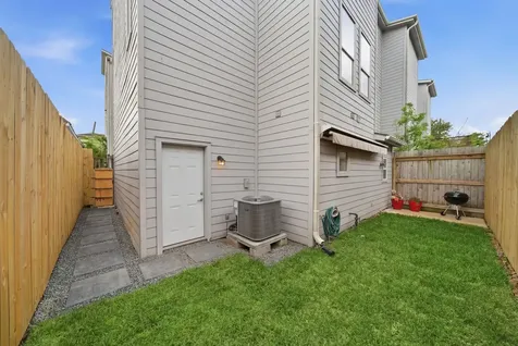 1910 Fletcher Street Houston TX 77009