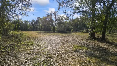 585 Bishop Road Huntsville TX 77320