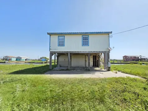 900 Mariner Street Sargent TX 77414