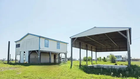 900 Mariner Street Sargent TX 77414