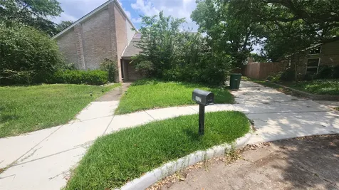 2127 Manor Green Drive Houston TX 77077