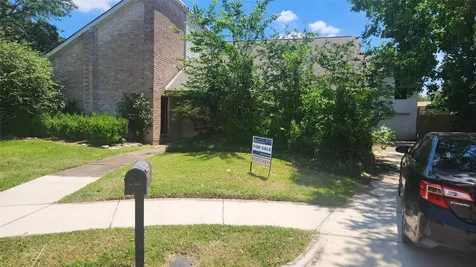 2127 Manor Green Drive Houston TX 77077