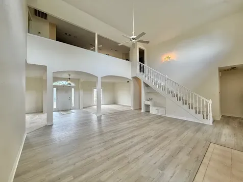 302 Buckingham Drive Port Neches TX 77651