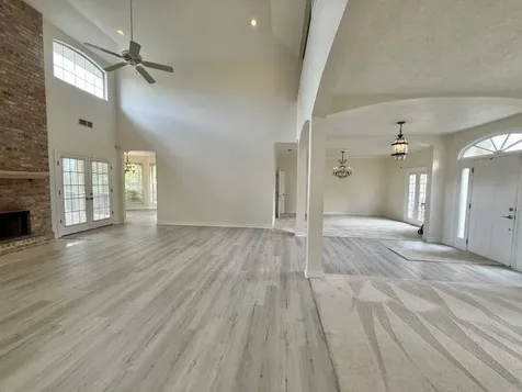 302 Buckingham Drive Port Neches TX 77651