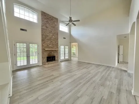 302 Buckingham Drive Port Neches TX 77651