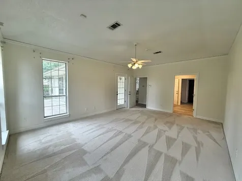 302 Buckingham Drive Port Neches TX 77651