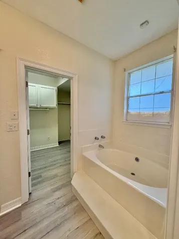 302 Buckingham Drive Port Neches TX 77651