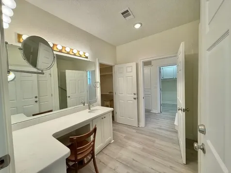 302 Buckingham Drive Port Neches TX 77651