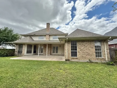 302 Buckingham Drive Port Neches TX 77651