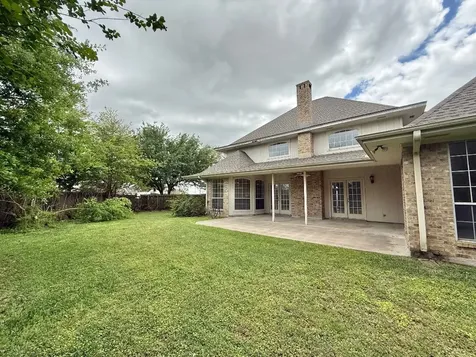 302 Buckingham Drive Port Neches TX 77651