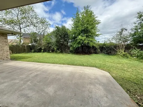 302 Buckingham Drive Port Neches TX 77651