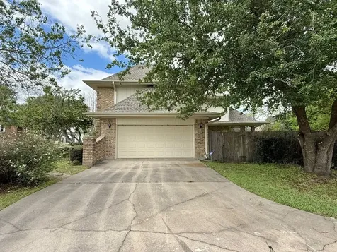 302 Buckingham Drive Port Neches TX 77651