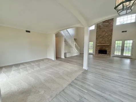 302 Buckingham Drive Port Neches TX 77651