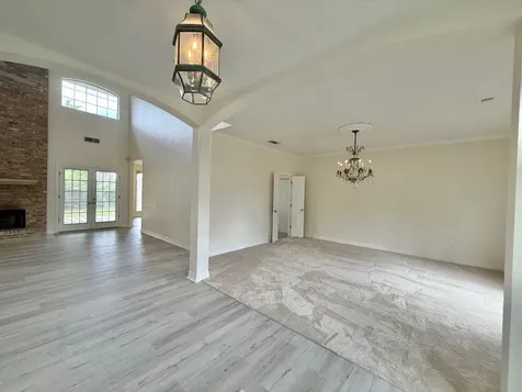 302 Buckingham Drive Port Neches TX 77651