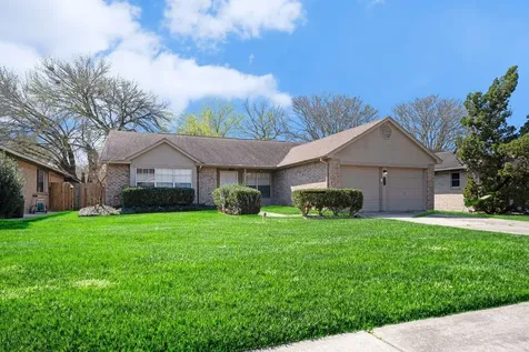 1826 Pilgrims Point Drive Friendswood TX 77546
