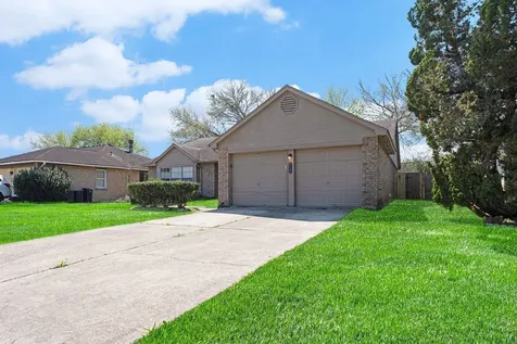 1826 Pilgrims Point Drive Friendswood TX 77546
