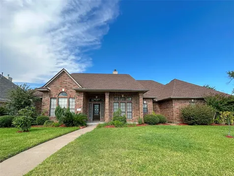 606 Walnut Street Lake Jackson TX 77566