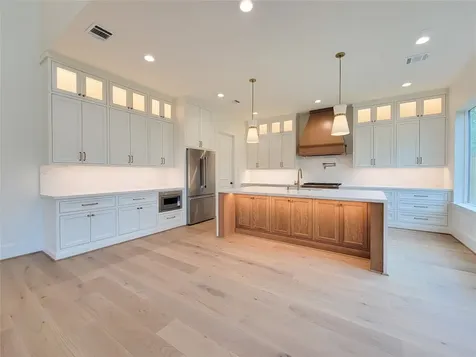 1922 Norcrest Dr Drive Houston TX 77055