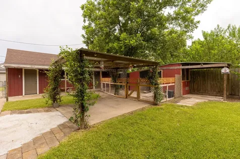 702 E Colorado Street Victoria TX 77901