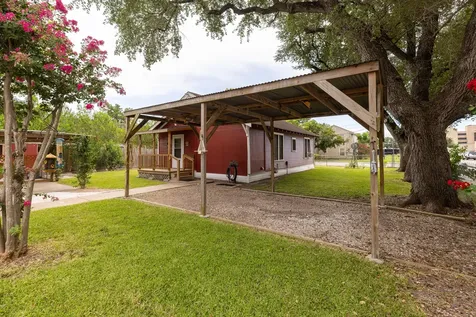 702 E Colorado Street Victoria TX 77901