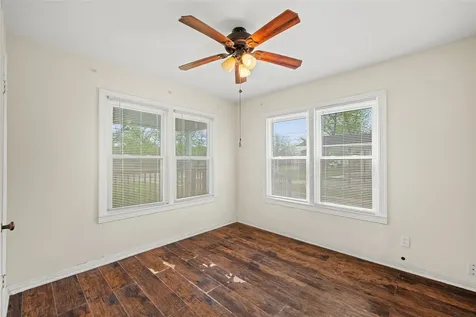 405 N College Street Weimar TX 78962