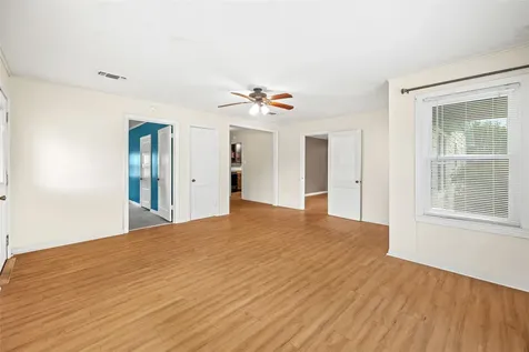 405 N College Street Weimar TX 78962