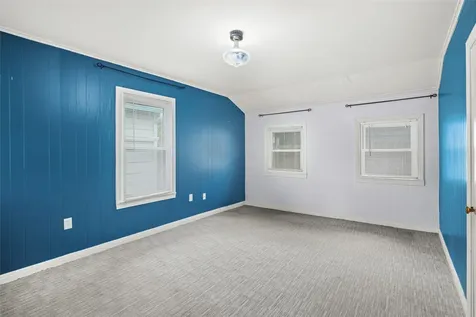 405 N College Street Weimar TX 78962