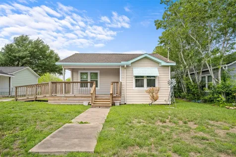 405 N College Street Weimar TX 78962