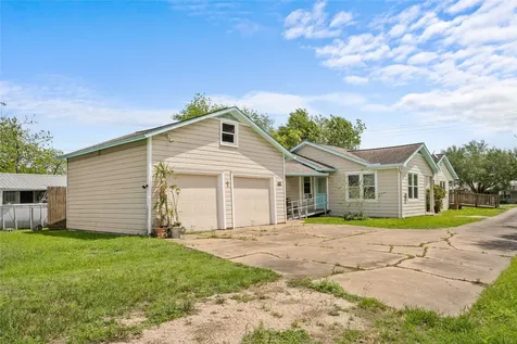 405 N College Street Weimar TX 78962
