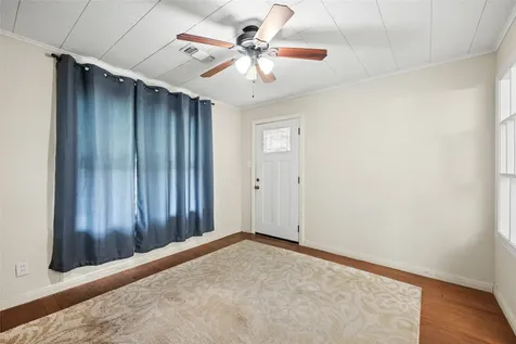 405 N College Street Weimar TX 78962