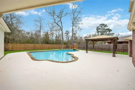 15 Finetta Lane Alvin TX 77511