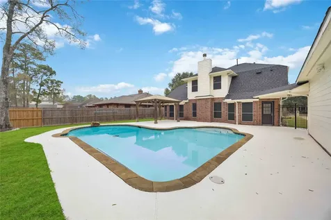 15 Finetta Lane Alvin TX 77511
