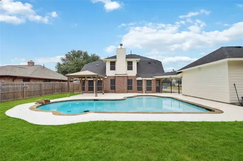 15 Finetta Lane Alvin TX 77511