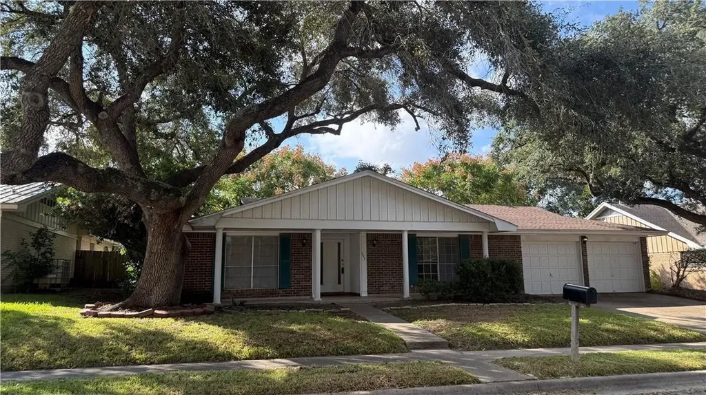 203 Longfellow Lane Victoria TX 77904