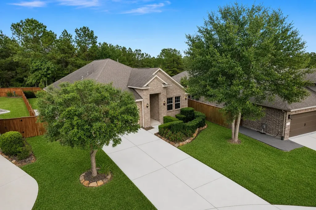 120 Crinium Lily Court Montgomery TX 77316