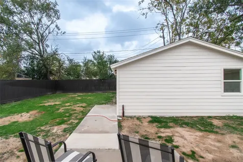 5326 De Lange Lane Houston TX 77092