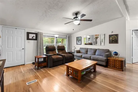 4521 Grand Oaks Drive Willis TX 77378