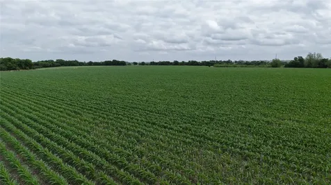 53 County Road 453 Taylor TX 76574