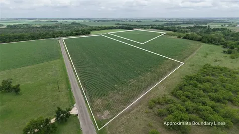 53 County Road 453 Taylor TX 76574