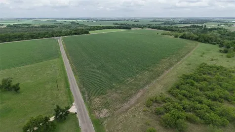 53 County Road 453 Taylor TX 76574