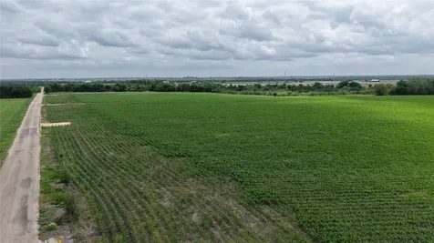 53 County Road 453 Taylor TX 76574