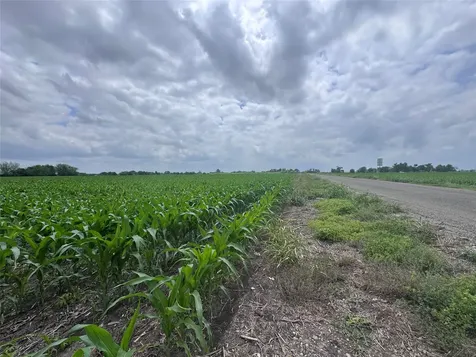 53 County Road 453 Taylor TX 76574