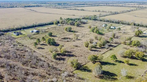 1889 County Road 2068 Hull TX 77564