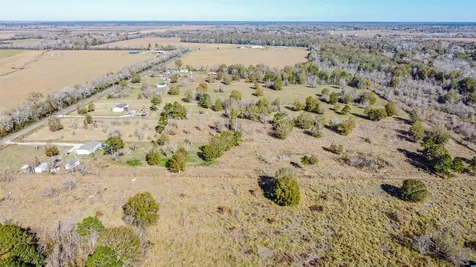 1889 County Road 2068 Hull TX 77564