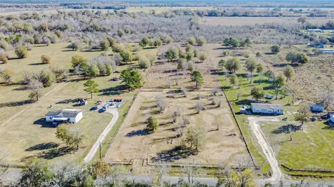1889 County Road 2068 Hull TX 77564