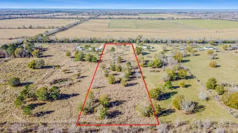 1889 County Road 2068 Hull TX 77564