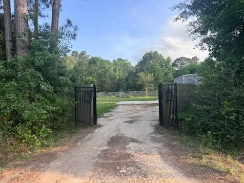 320 County Road 2282 Cleveland TX 77327