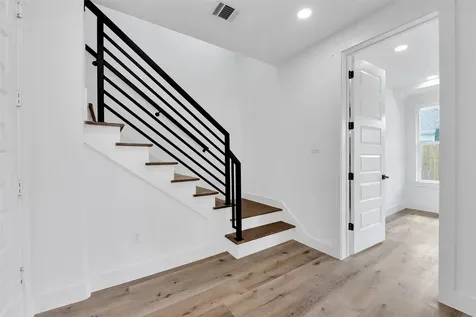 1805 Emir Street H Houston TX 77009